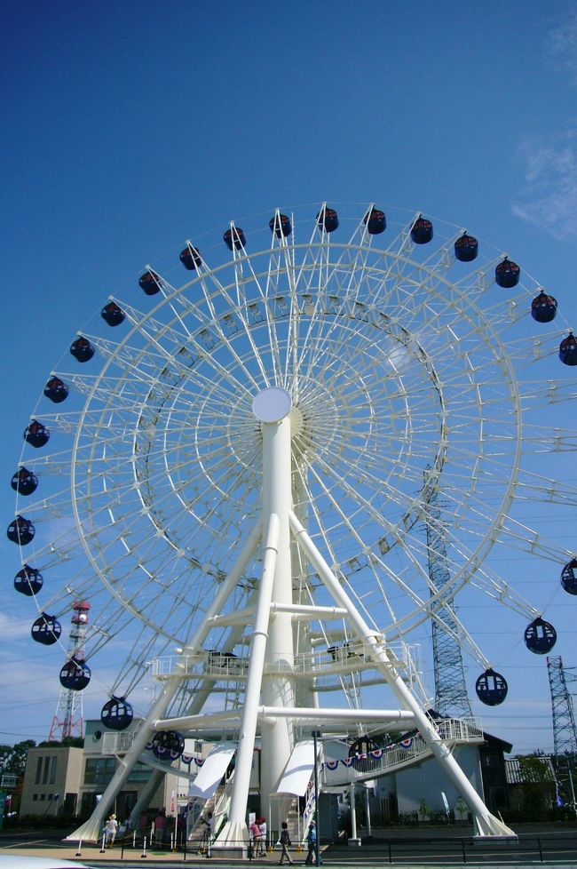 とりあえず１週回って満喫した後は、観覧車へ。<br />大人１人１回５００円です。