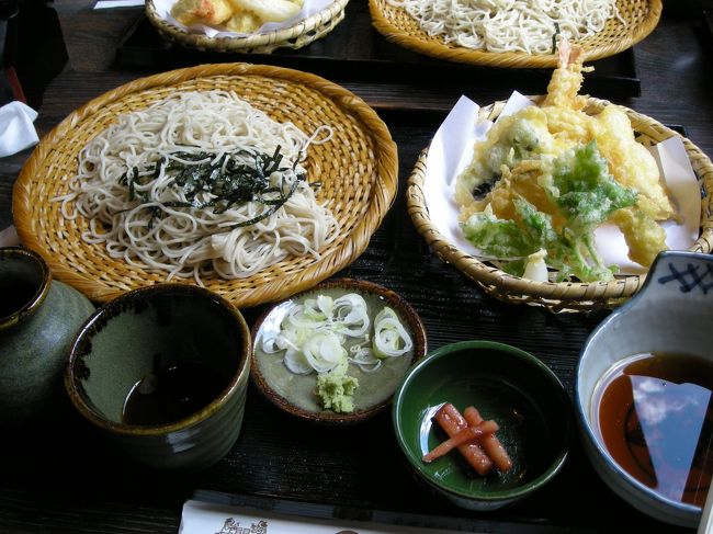 駒ヶ根に着いてまずは腹ごしらえ。<br />長野といえばそばでしょー！！<br />ということで、おそばのおいしいお店でいただきました。