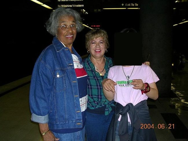 ユニバーサルスタジオに向う地下鉄にて<br /><br />このおばちゃん２人と楽しくチャット。楽しくて、おばちゃん達の乗るはずだった電車乗らずに喋ってた。とても、フレンドリーでした。