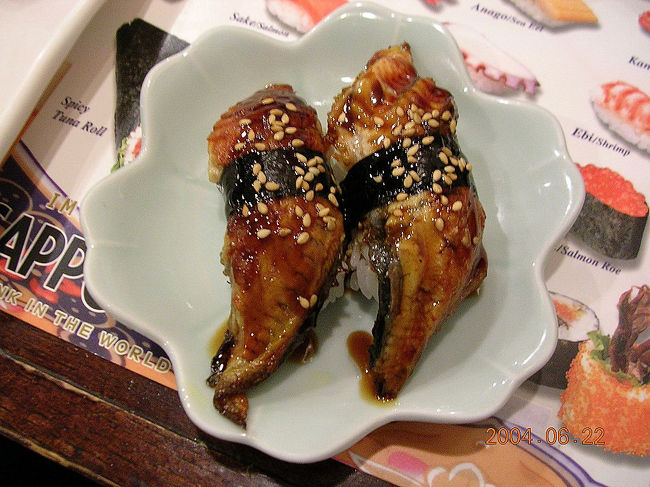 ホテルの近くの寿司屋にて<br /><br />この穴子寿司旨かった！<br />カリフォルニア巻きも初めて食べた。<br />旨かった!(^^)!