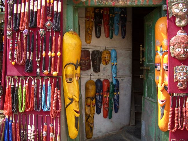 お土産屋さん。<br /><br />素敵なアクセとか、ｲﾛｲﾛ。<br /><br />もちろん値段は要交渉！！