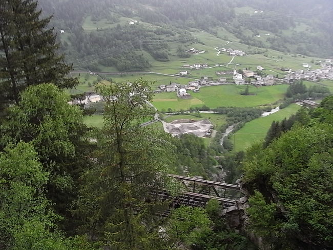 断崖絶壁から<br />街を見下ろして<br />