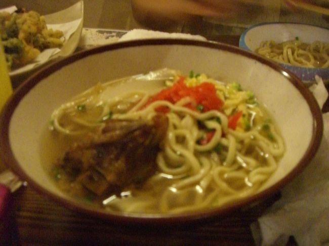 お昼に食べられなかった沖縄そばを食べました。<br />沖縄そばとオリオンビールの組み合わせは最高です。