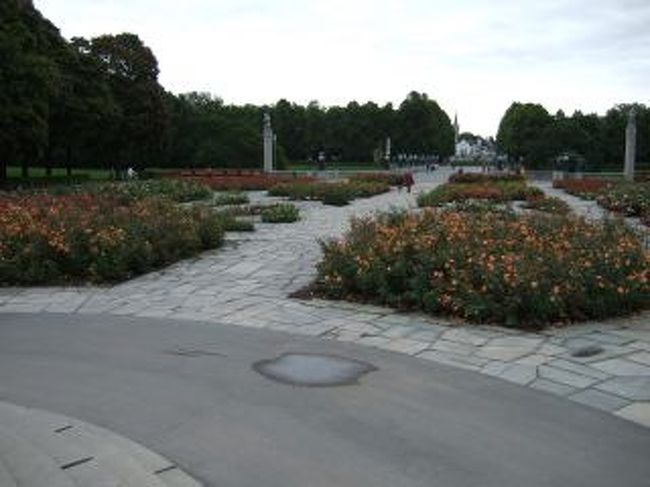 こちらは薔薇！<br />とーってもよい香りが遠くまでしました。