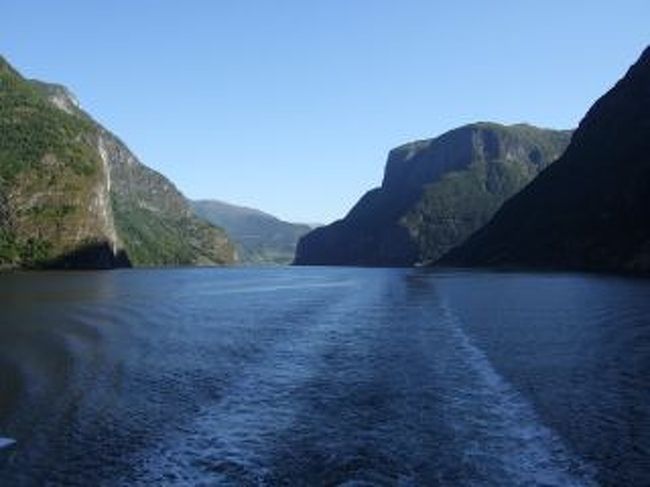 日がかげるととーーーっても寒い。<br />日が出た瞬間、わーっと歓声が上がりました。