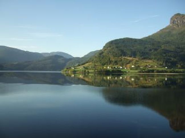 ヴォスからベルゲンに向かう途中の景色