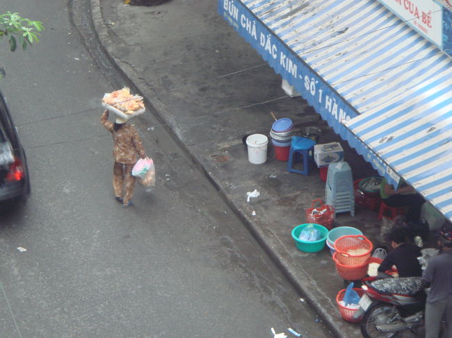 再び下を撮ります。有名なブンチャ屋さん、ダックキムの、始まりの風景です。