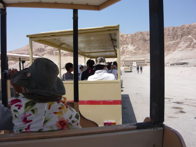 またも乗り物に乗って行きます。