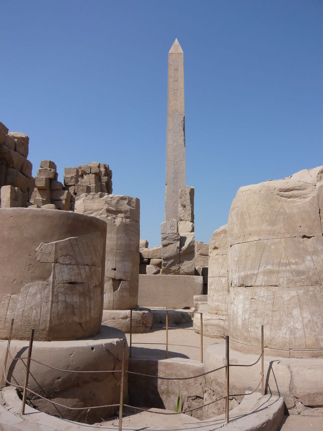 奥の方は迷路みたいになっています。