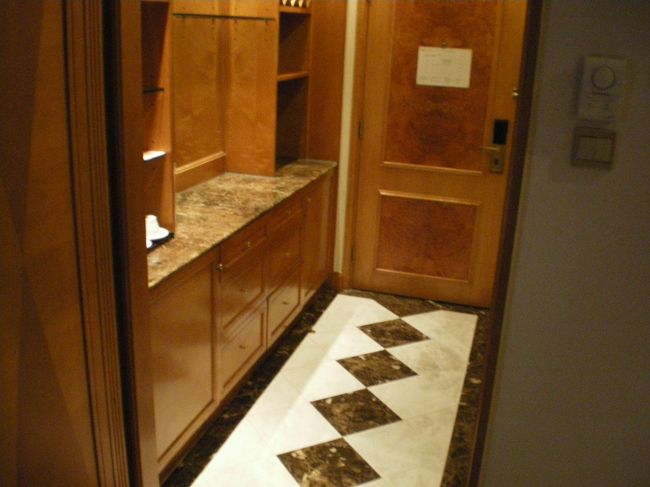 日本から予約したラマダホンコンホテルに宿泊。<br />ツインルームで５００香港ドル。<br /><br />綺麗で快適でした。