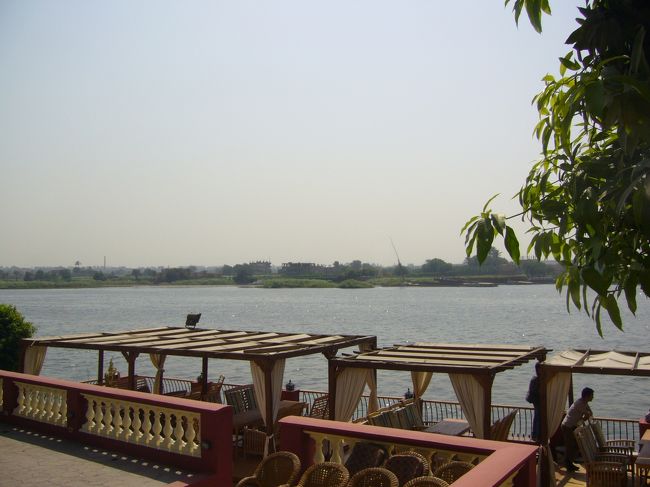 ランチを食べたレストランから見えた<br />ナイル川。<br />ナイル川もそろそろ見納めです。