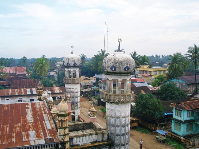 朝がやってきました。ホテルの窓からの風景。