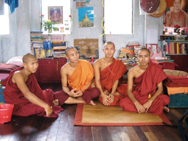 修行僧達を撮影