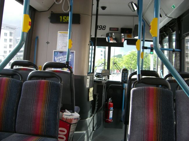 「中央駅についたら教えて！」<br />って頼んで乗り込みました。<br /><br />乗り込んですぐ、私たちダケを乗せて発車。<br />船を降りてからトイレに行ったり、<br />両替したり、ゆっくりしてたら、<br />ほかの人達はとっくにいなくなってました。<br />