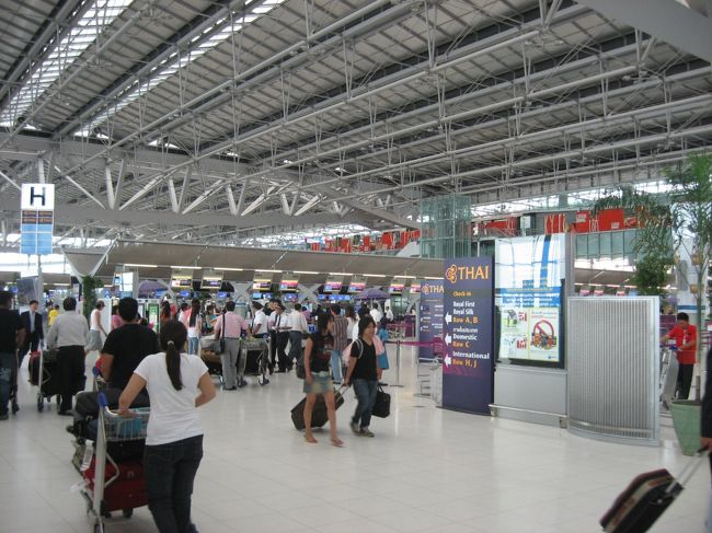 ここがチェックインカウンターです。