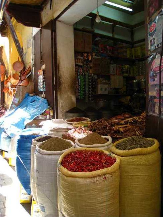 見たことのないものを売っていたり、<br />全然飽きない。とても面白い街。<br />