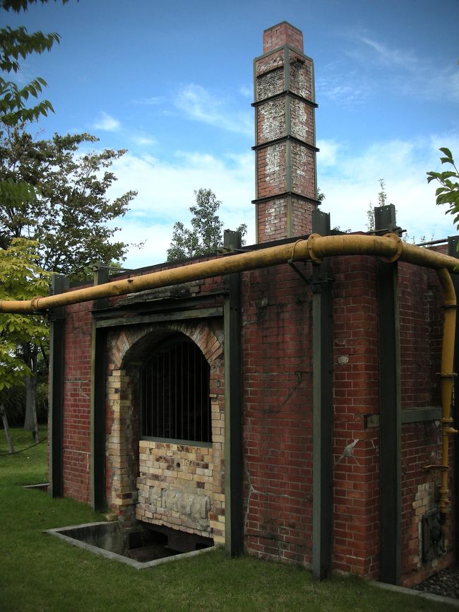 昔の古い窯が、ひろばの隅にひっそりと建っていました。