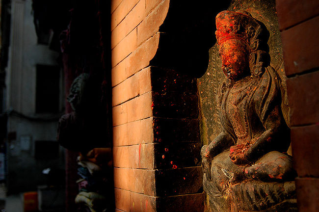 あなたはどうして<br />そんなに<br />やさしく<br />微笑っているのですか<br /><br />残照があたたかいからでしょうか