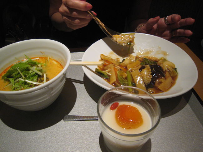 たこ坊のあとは、謝朋殿で食事をします。<br />四季旬彩でお寿司とうどんのセットもいいのですが、今回はここで中華しました。