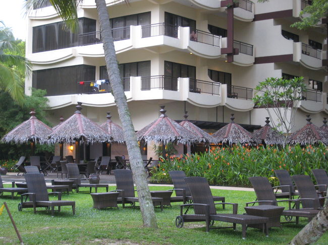 そのまま、すぐに部屋には戻らず、庭をすこし散策しました。<br />気分良好！