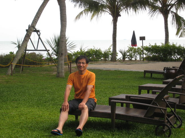 毎朝の散歩は欠かせません。<br />家でも毎日30分間のジョギングをしていますが、旅行中もホテルの敷地内を、ジョギングします。<br />さらに、朝ごはんを食べたあとも、ゆっくりホテル内を散策するのが好きです。<br />こんなこと、家ではできません、だからリゾートホテルに来るんですね。