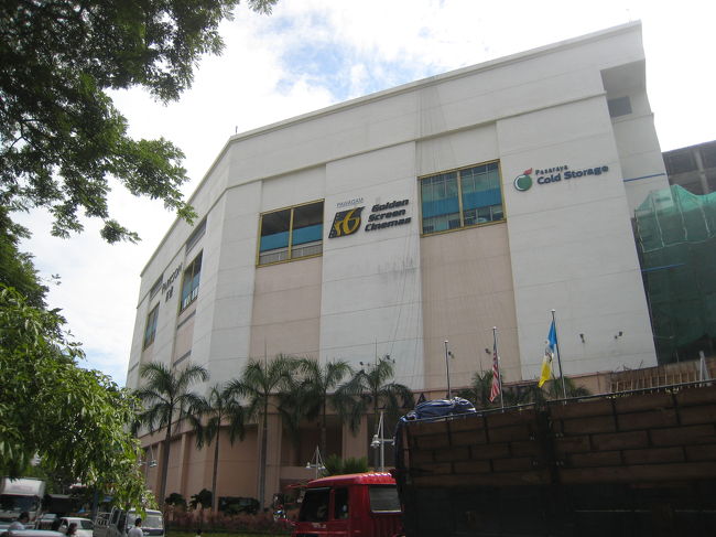 今日は、街に出かけます。<br />いわゆる、ショッピングです。<br />ブランド品には興味ナシ、なので、「地モノ」でなんかないか？とでかけます。<br />