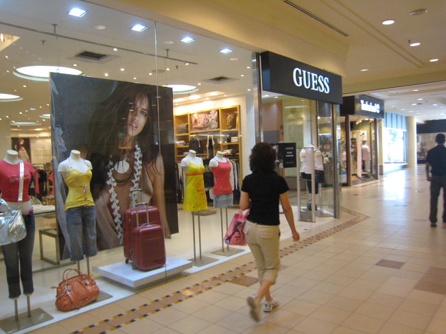 ブランド・コーナーは素通りです