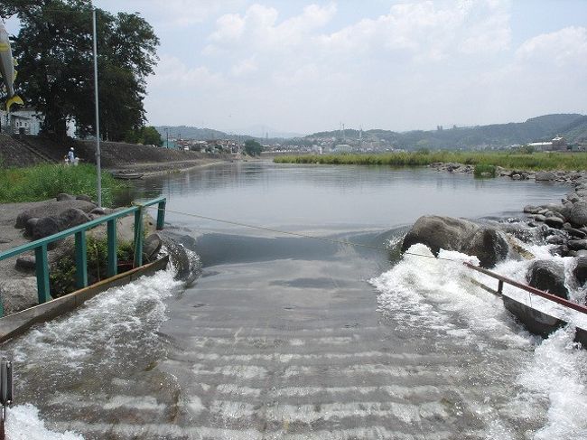 ちょっと離れたところでは、鮎の簗場があります。