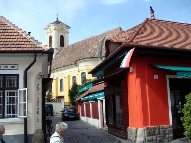 電車でたった４０分。どこか南欧的な雰囲気のする美しい街、センテンドレ。