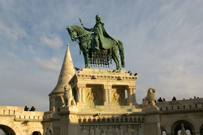 聖イシュトヴァーンの騎馬像