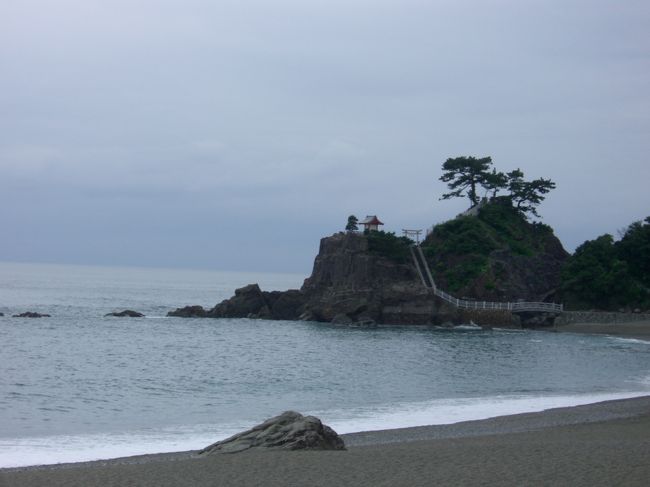 桂浜。<br /><br />ヒト、ほとんどいなかったです。<br />見渡す限りの海って、久しぶりかも。。。