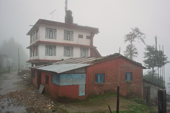 泊まったホテル。<br />泊り客はガイドと僕だけ。<br />雨季はほとんど客はいない。