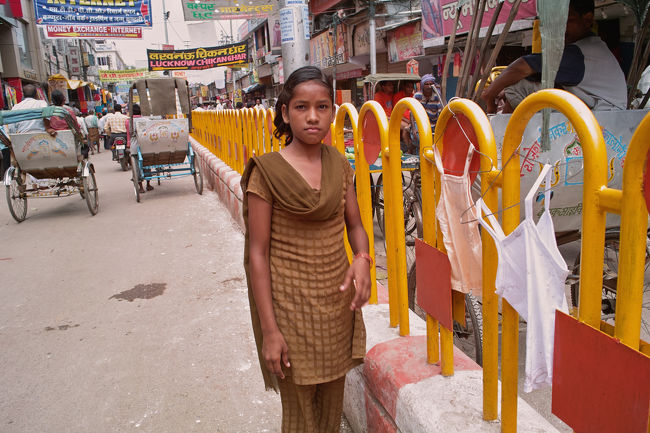 通りは、しきられている。それだけ混雑が激しいのだろう。ここ以外では、あまり見たことがない。