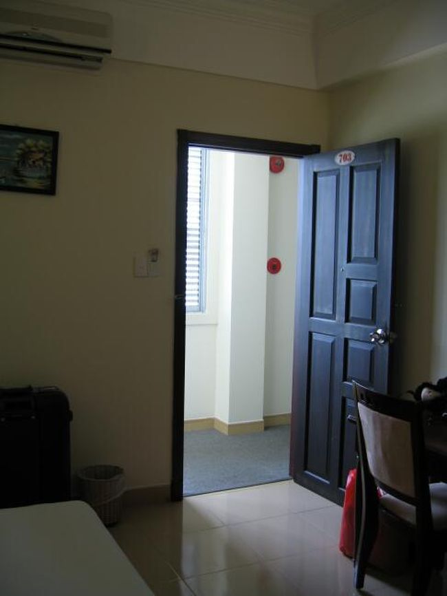 サオナムホテル　ドア