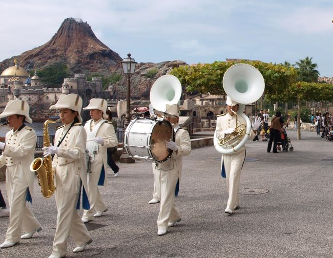 あ、お兄さん手を振ってくれたッ！