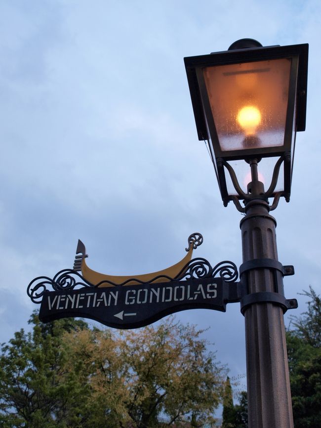 ベネチアンゴンドラは、夕暮れ時がオススメ♪<br />ロマンティックな夜景が楽しめます。