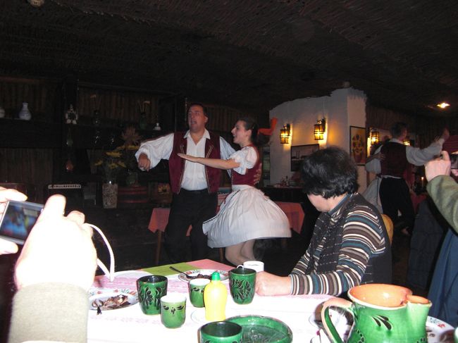 ハンガリー民族舞踊フォークロアショーその1