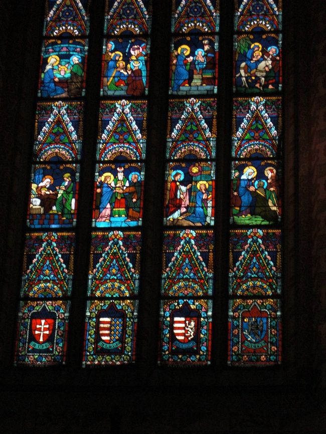 マーチャーシュ教会内部。<br />外は改修中でも、内部はまったく問題なし！！