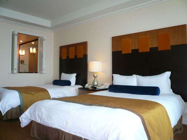 ゆったりとしたベッドが。<br />これ、3人泊まれますね。<br />うまくすれば子連れで4人も！？