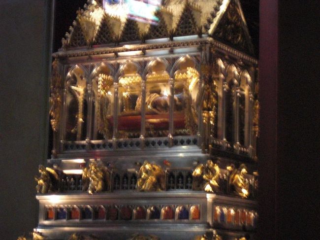 イシュトヴァーンの「聖なる右手」<br />ミイラです。<br />そんなにグロではないです。