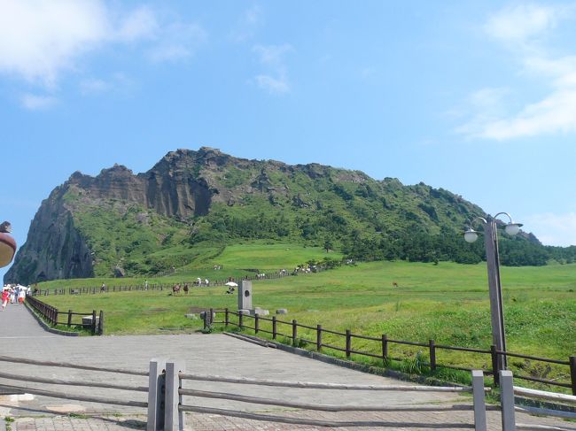 世界遺産に登録されたそう。<br />こりゃ登ってみたけどホント疲れました。<br />そして。<br />登ってみたらステキな景色でした！