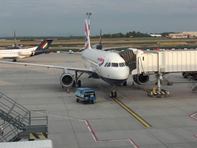 ロンドン行き飛行機。<br />たくさんの思い出を胸に帰国、、、<br />のはずがロンドン濃霧により約2時間30分の遅延。