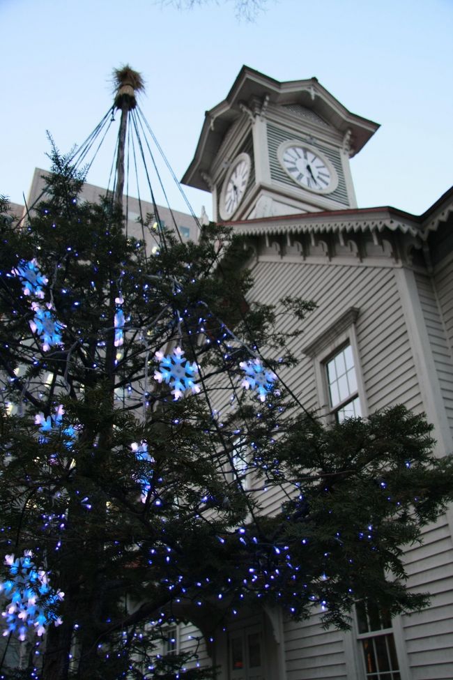 １７：３０<br />ちょこっと移動して時計台！<br />イルミネーションが良い感じに綺麗でした。