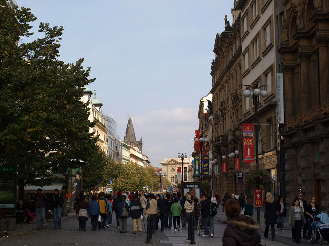 ナ・プシーコピェ通りをヴァーツラフ広場方面へ歩きます。この通りはショッピング街のようです。