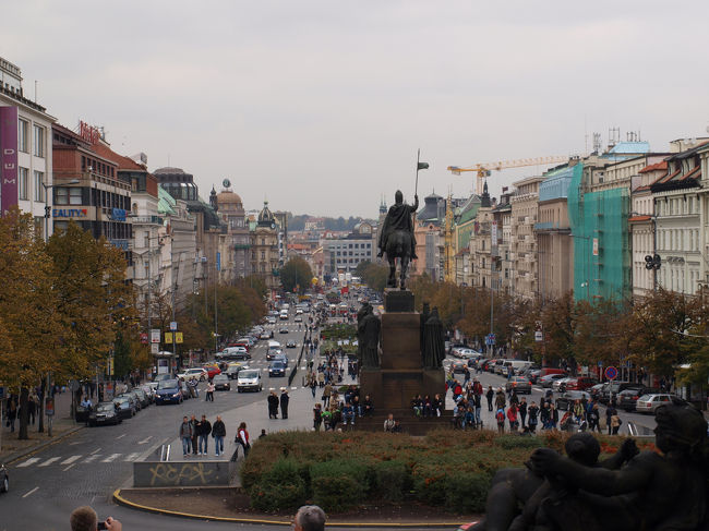 博物館側からヴァーツラフ広場を眺める