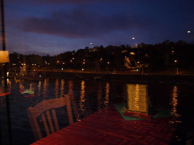 船内から対岸を撮影