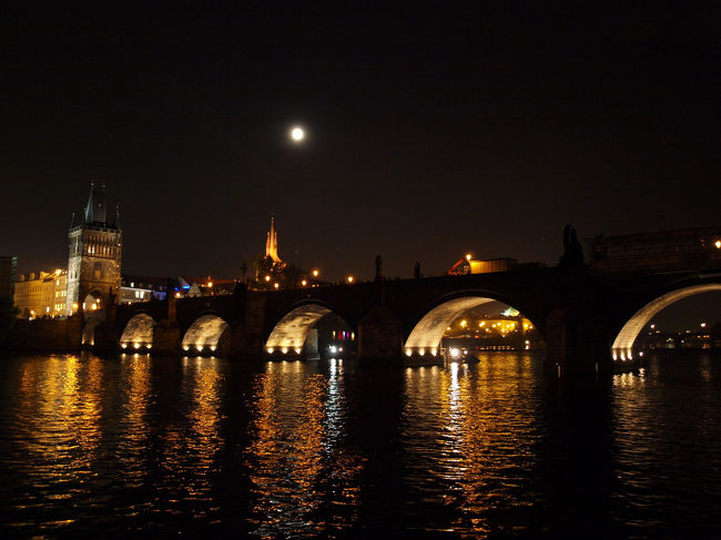 船上からカレル橋