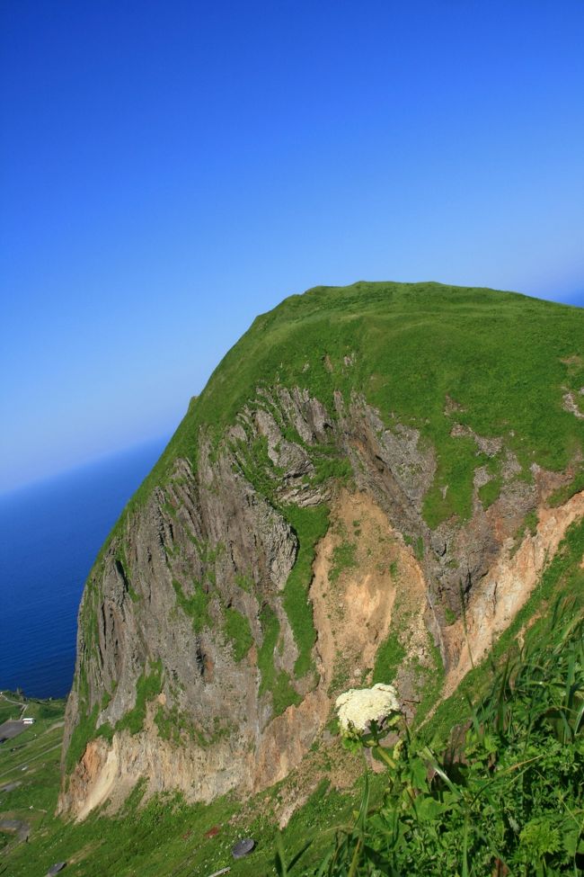 これが桃岩！ホントに桃の形をしてるんだー。