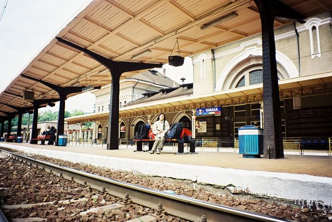 シナイアは「トレッキングルートの出発点」（『地球の歩き方』）というので行ったのですが、悪天でロープウェイの運転中止とのことであきらめ、翌日、ブラショフへ。