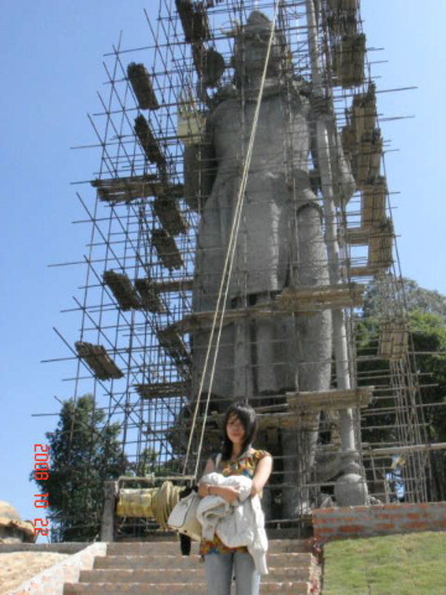 小人と巨人。<br />ちっちゃいぞう。<br />でっかいぞう。